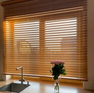 ستائر مطبخ | دليل اختيار أفضل الأنواع لمطبخك 17 ستائر مطبخ خشب