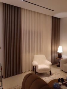 ديكور ستائر 2026 | تصميمات مودرن وكلاسيك تناسب جميع الغرف 2 أهمية ديكور ستائر في تحسين المساحة