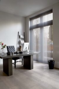 ألوان ستائر مكتبية وتأثيرها على بيئة العمل