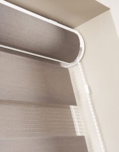 اشكال ستائر باب المطبخ مودرن وعملية 2026 9 ستائر باب مطبخ قصيرة عملية وسهلة الاستخدام